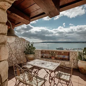 Palazzo Giunta - Porta Marina Ortigia Couette-café Syracuse