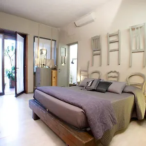 Bed+art Couette-café Milan